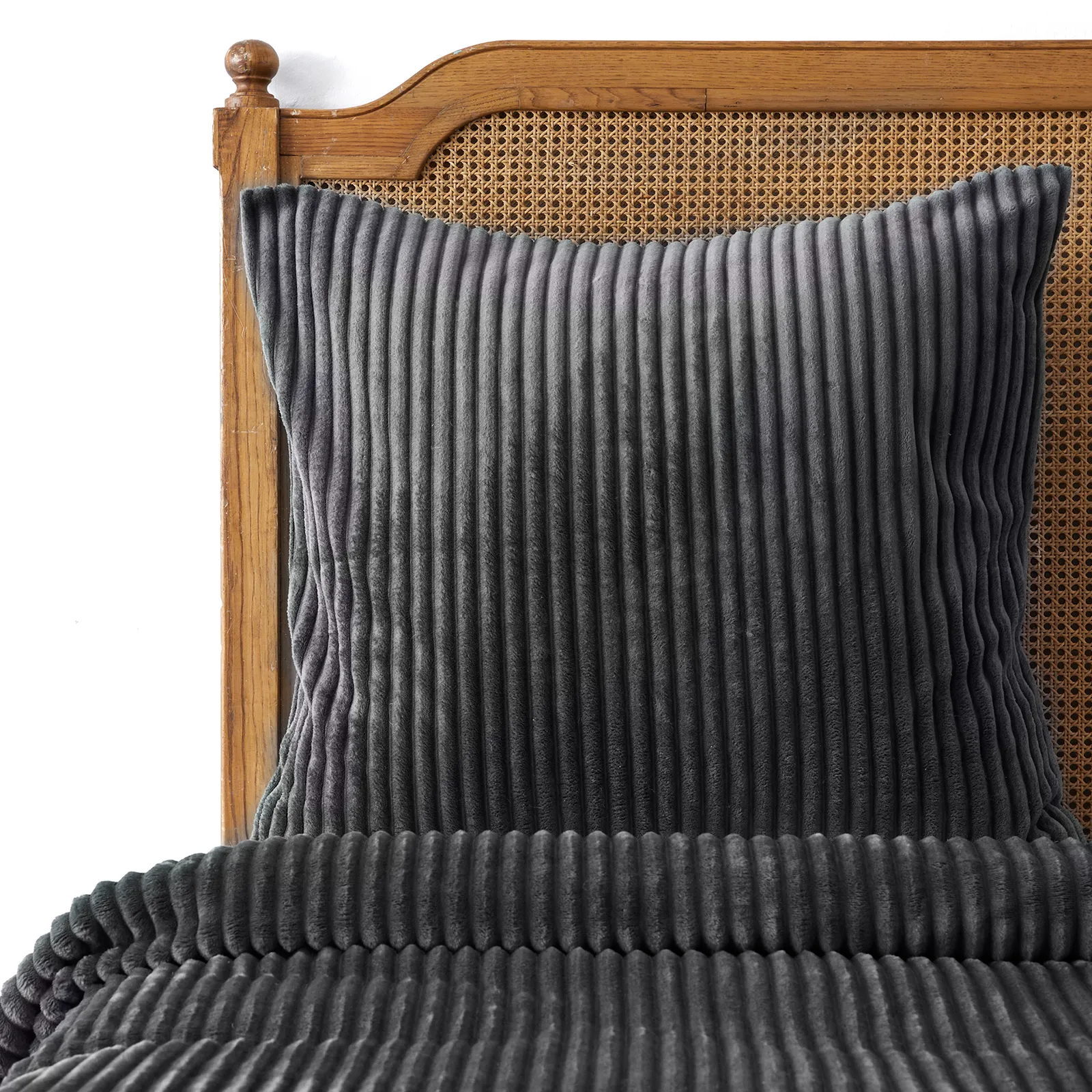 Karaca Home Joena Grau Doppelweiche Tagesdecke Set Öko-Tex Zertifiziert – Bild 3