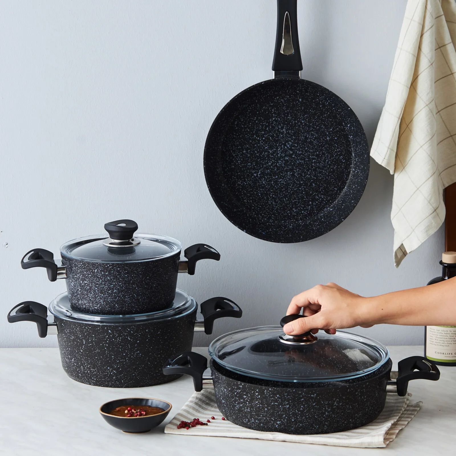 Karaca Defne Biogranit 7-teiliges schwarzes Kochtopfset – Bild 4