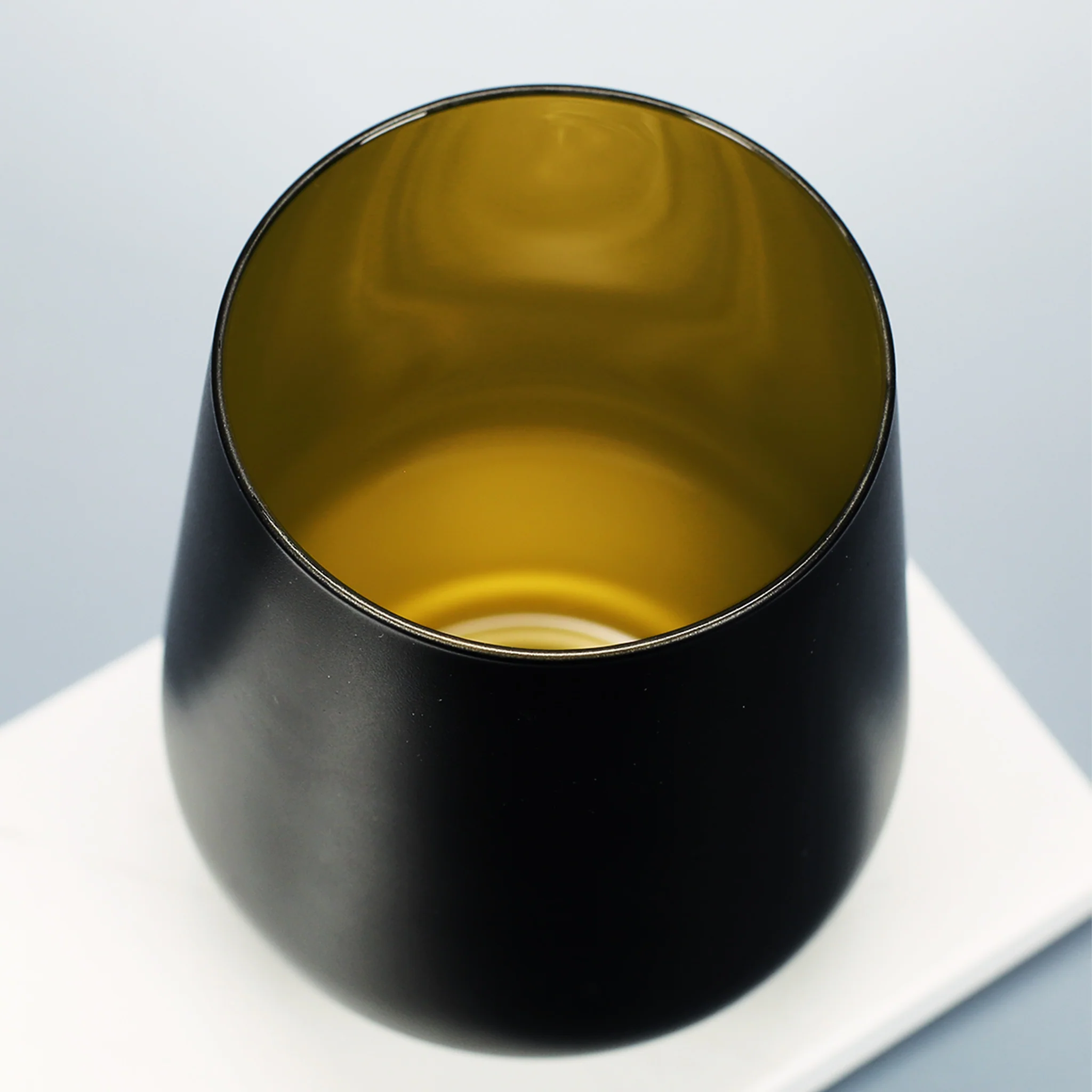 Personalisiertes Windlicht als Trauerkerze mit Gravur und Calla-Motiv | Weiß & Schwarz – Bild 7